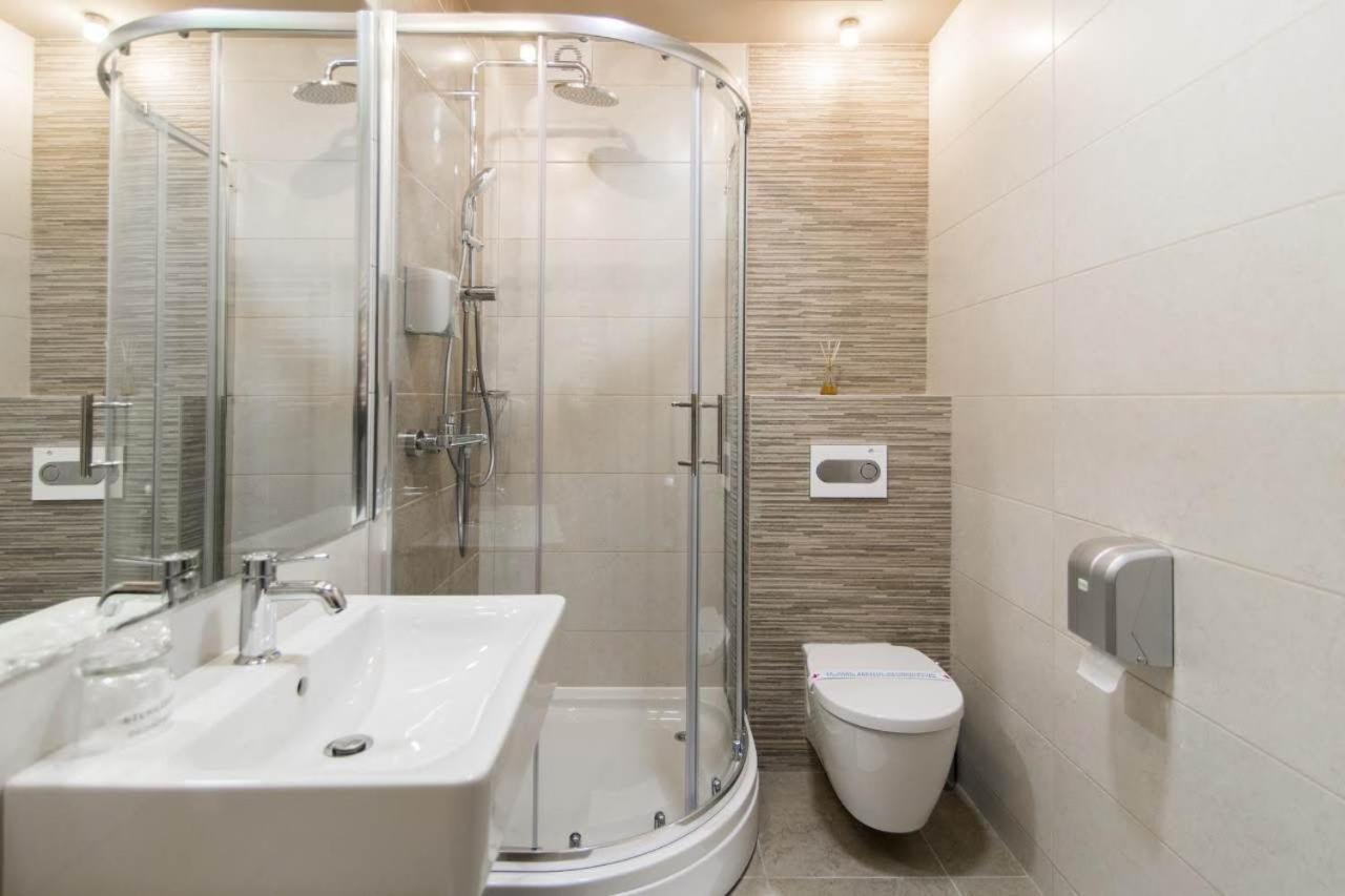 Apartmani Eleganza & La Vista Novi Sad Exteriör bild